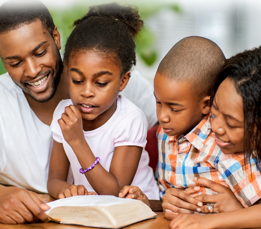 família de quatro pe