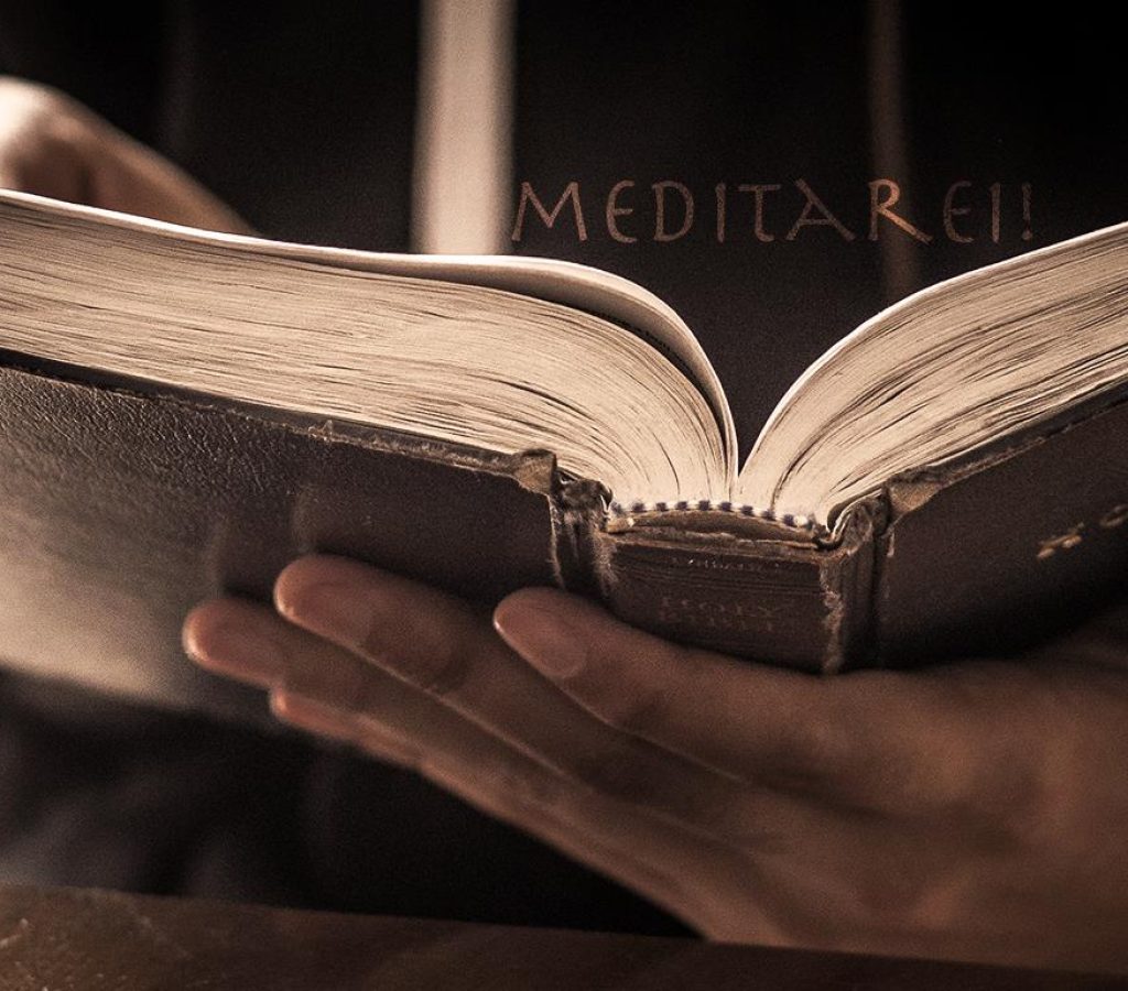 wallpaper-cristao-hd-meditarei-Biblia_1366x768